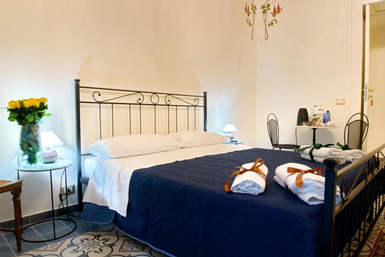 Domus Aurea Bed & Breakfast มอนตาลบาโน เอลิโคนา ภายนอก รูปภาพ