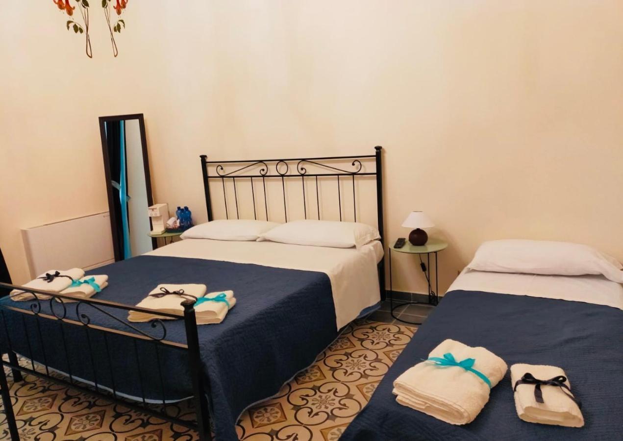 Domus Aurea Bed & Breakfast มอนตาลบาโน เอลิโคนา ภายนอก รูปภาพ